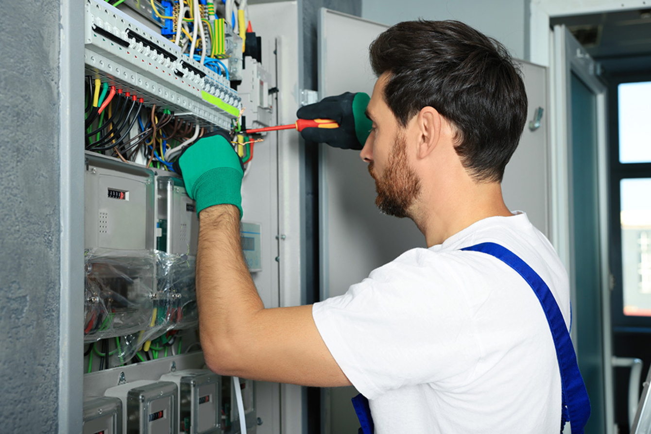 Nieder­spannungs­anlagen bei Elektro Freund in Freyburg